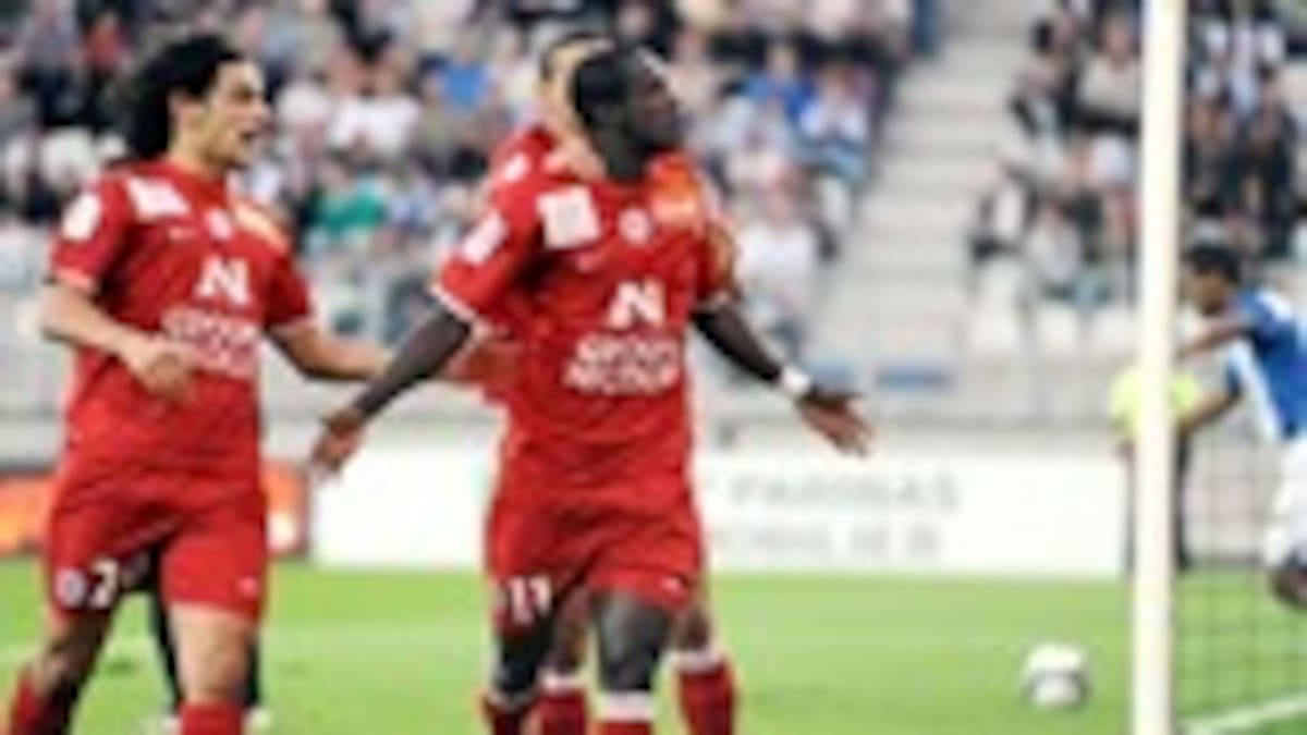 Víctor Hugo Montaño figura en el fútbol francés