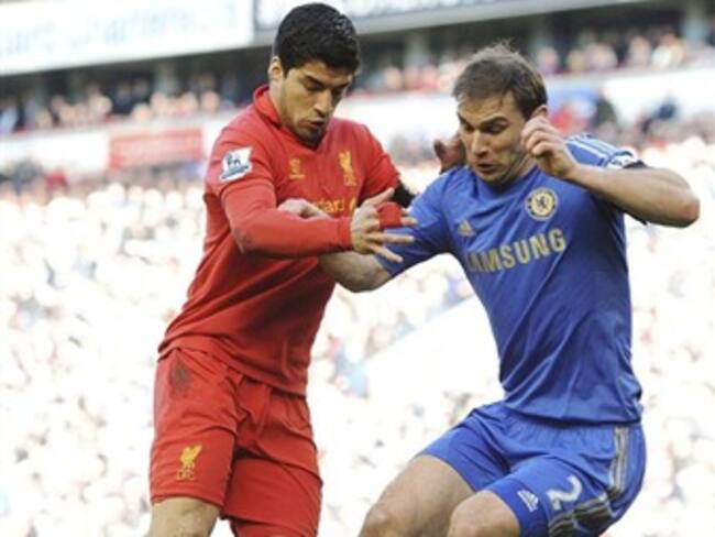 Luis Suárez fue sancionado diez fechas por la Federación Inglesa de Fútbol