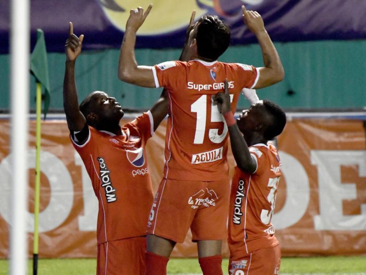 Un doblete de Adrián Ramos le da la victoria al América ante Deportivo Cali