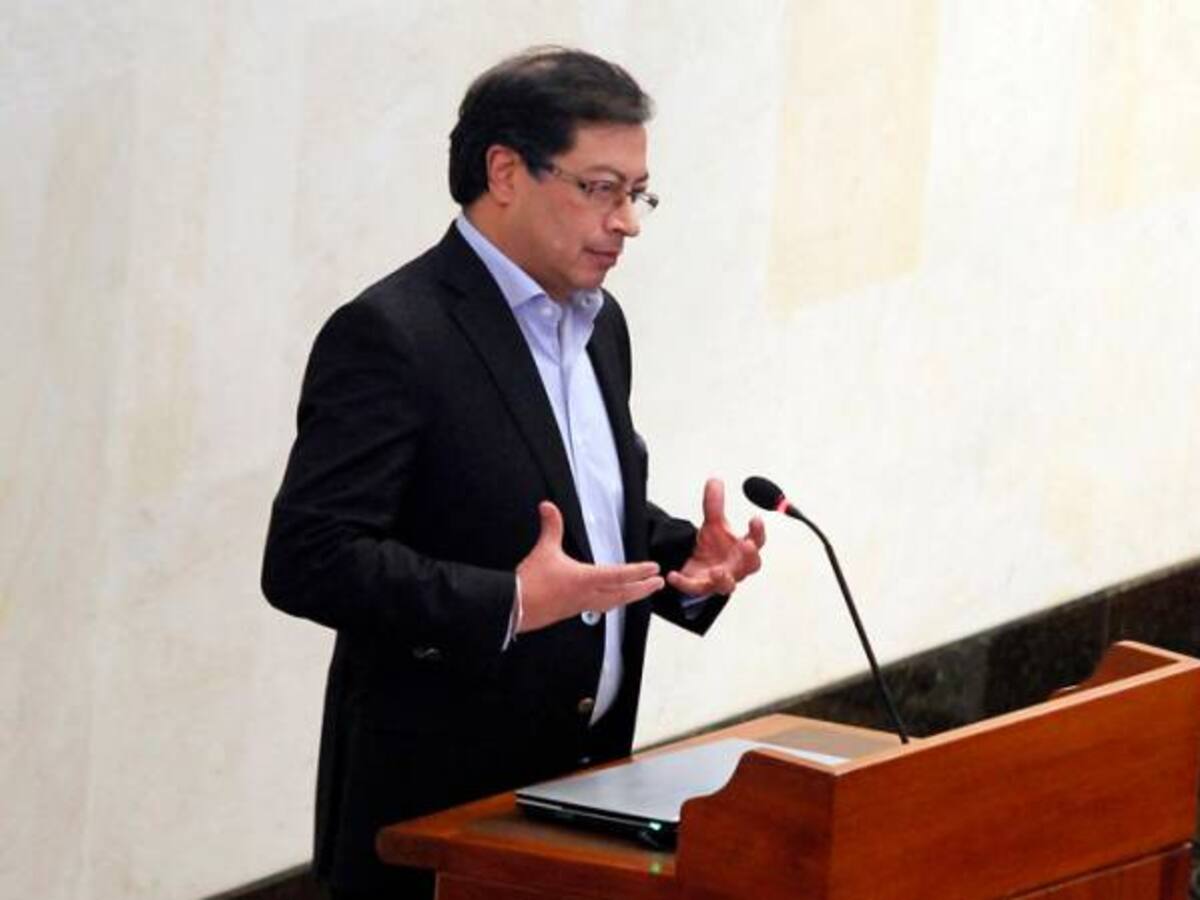 Gustavo Petro le insiste al Estado que restituya sus derechos políticos