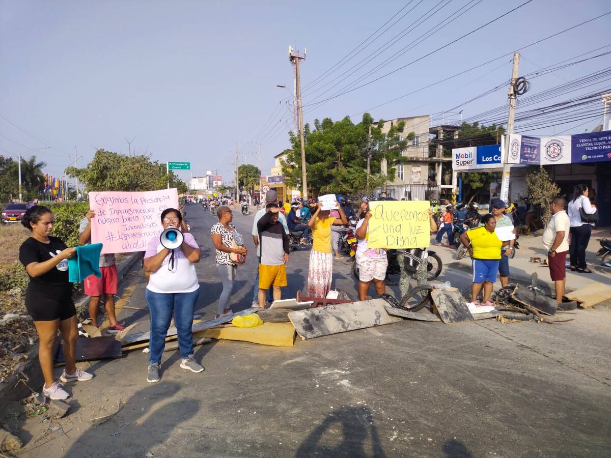 En Villa Estrella bloquearon La Cordialidad por problemas de energía y retrasos en obras