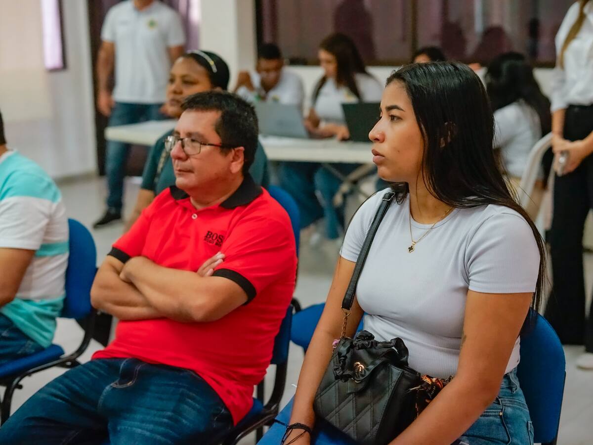 Cuerpo de Bomberos de Cartagena capacita a tiendas de comercio en prevención de incendios