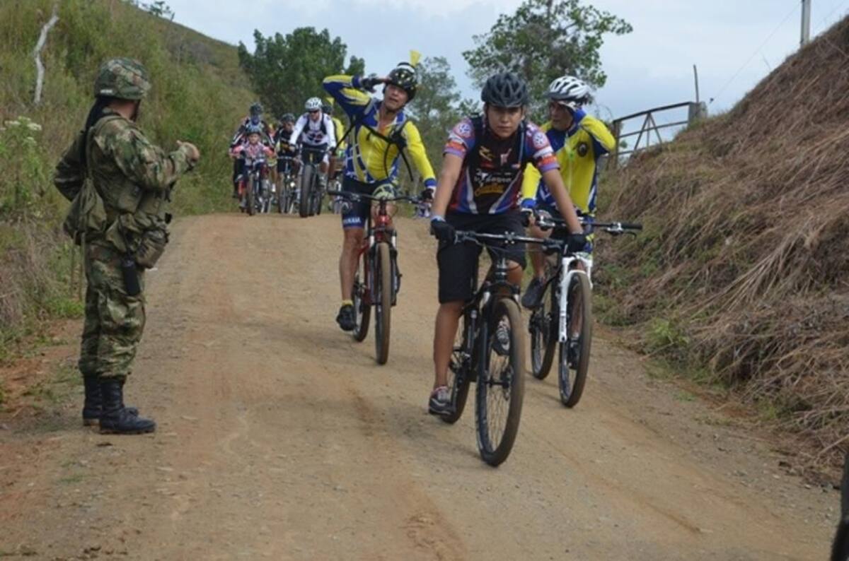 Ciclopaseo en el Valle contra el reclutamiento de menores.