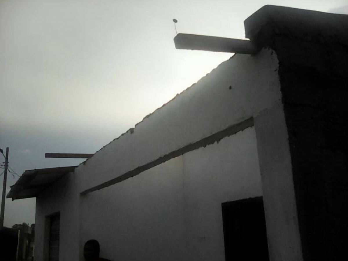 Casas destechadas por fuertes vientos en Sabanalarga