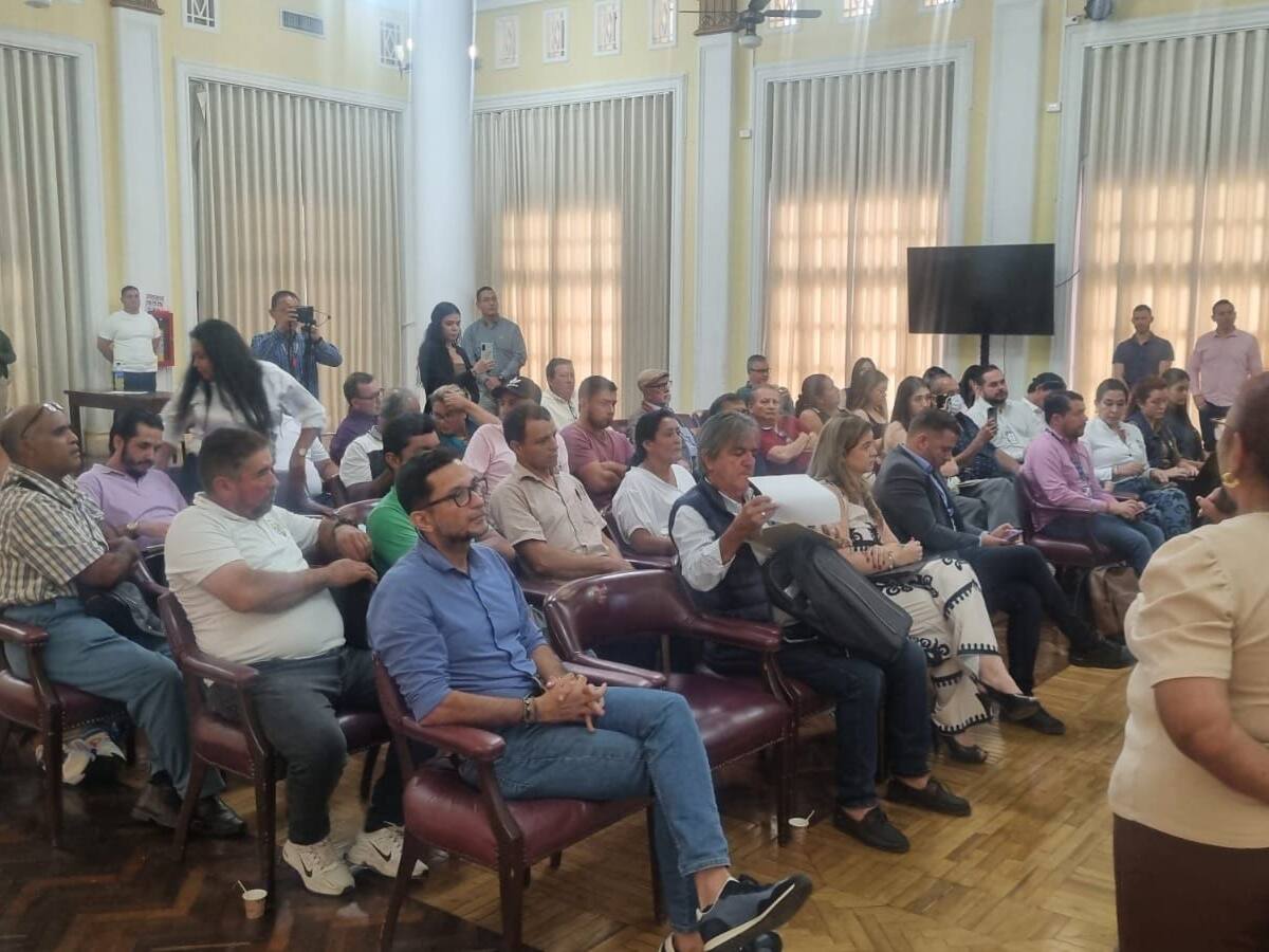 Nueva reunión entre Gobernación de Santander y comunidad por el futuro del peaje de Los Santos