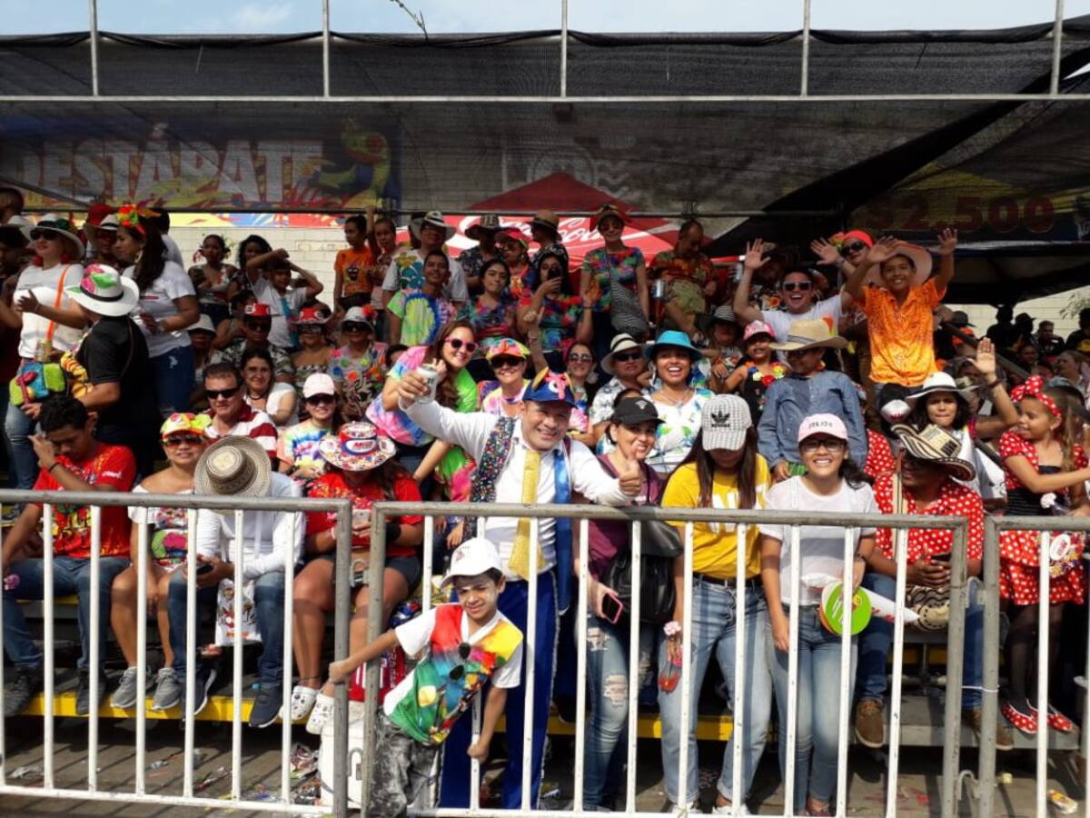 La alegría de la gente en las tribunas