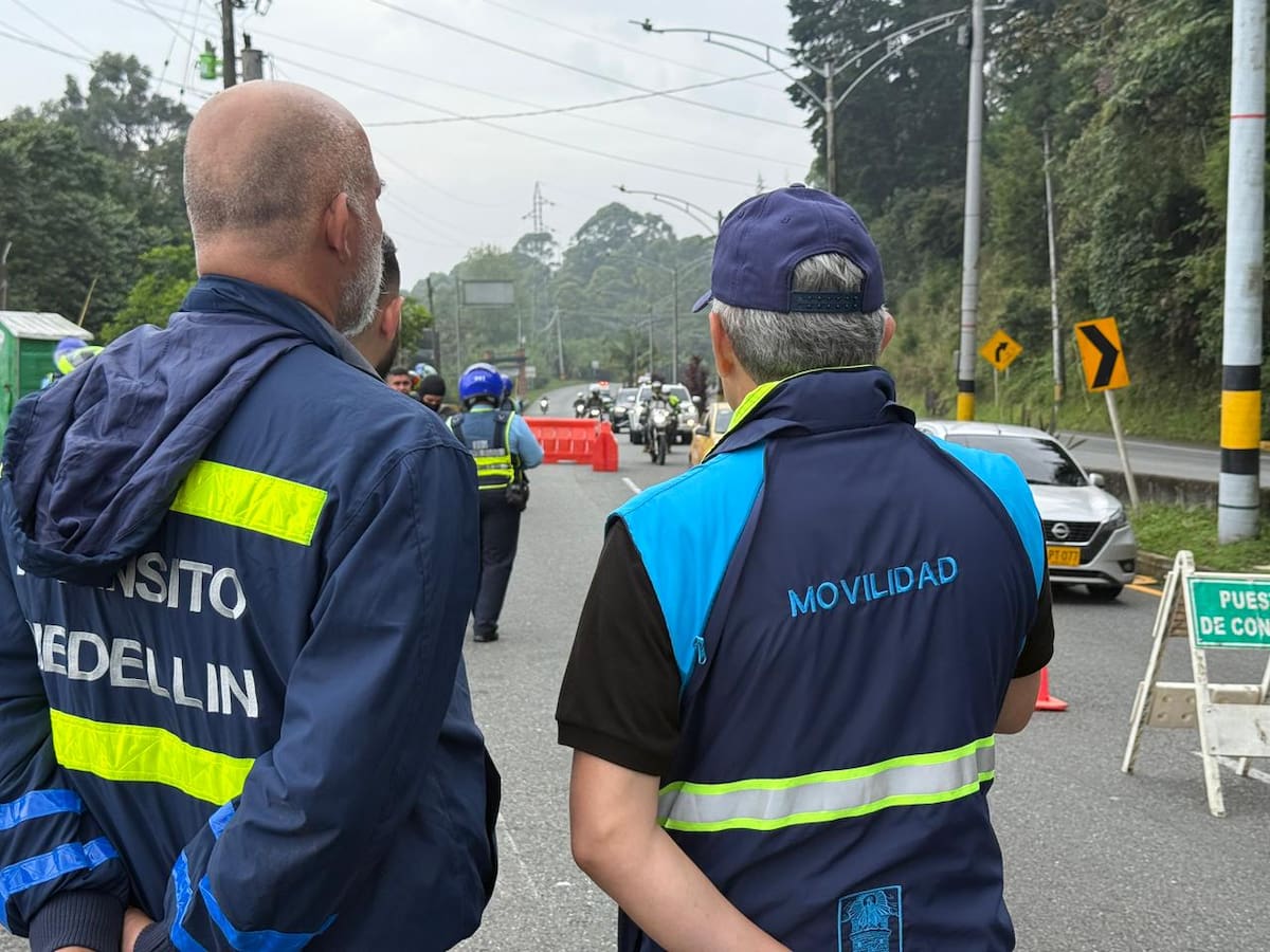 298 comparendos y 89 motocicletas inmovilizadas dejan operativos contra piques ilegales en Antioquia