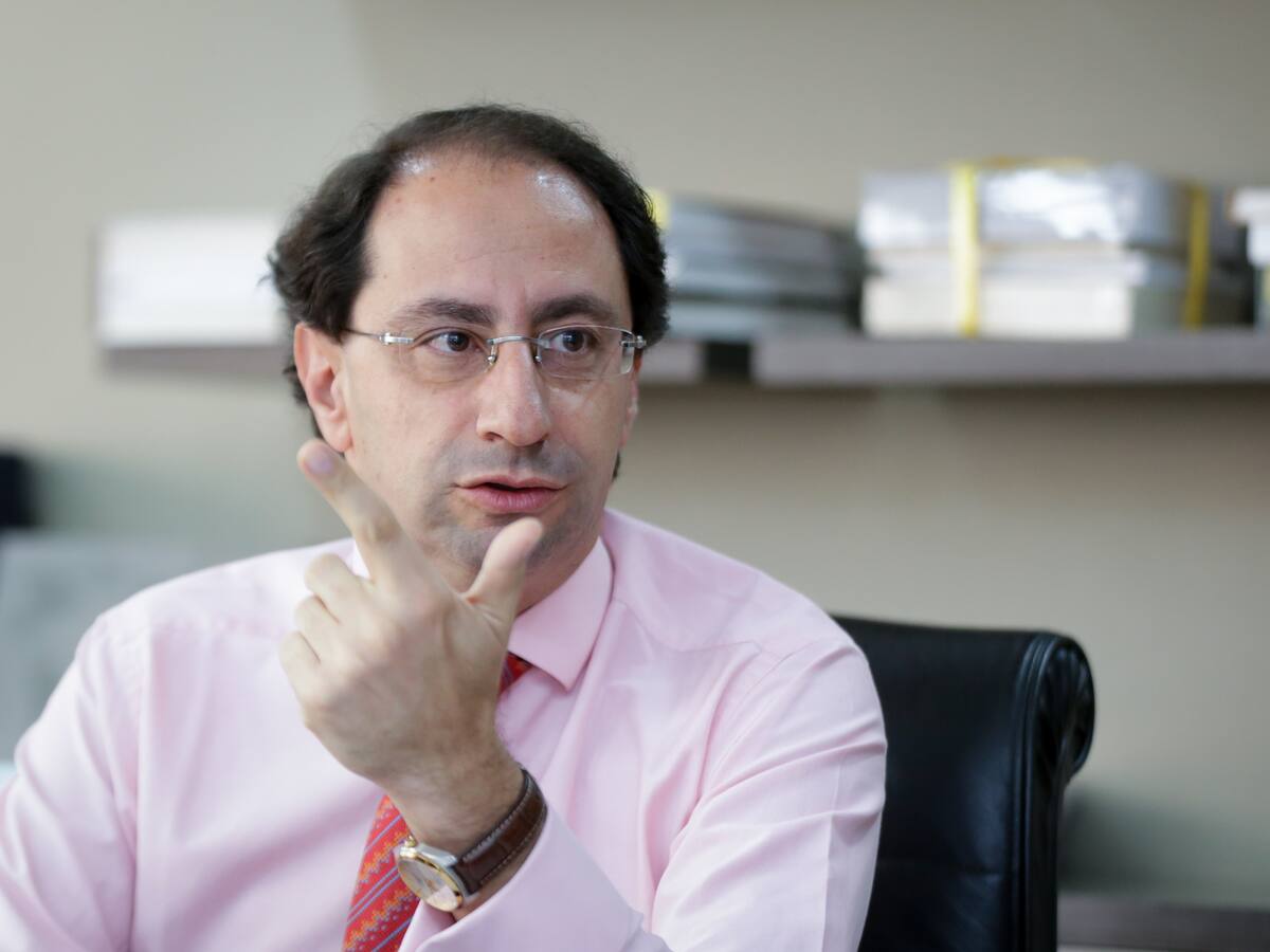 “Hay voces de preocupación”: Restrepo sobre posible ampliación de la Regla Fiscal