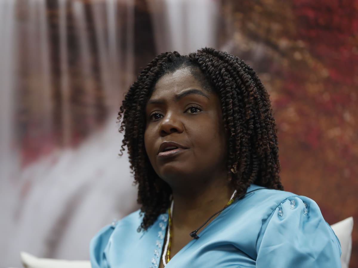 “Usted se convirtió en la peor ministra que ha tenido la historia”: Jota Pe a Márquez