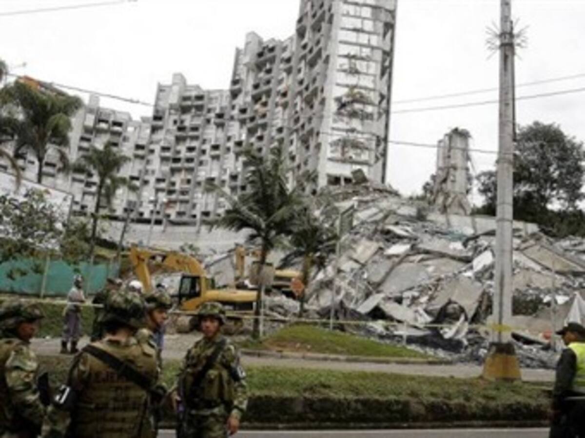 Fiscalía inspecciona zona de desastre del edificio Space