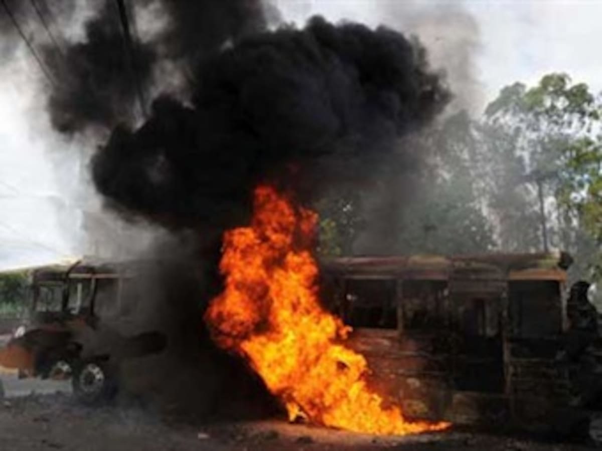 Atribuyen al frente 36 de las Farc la quema de bus en Toledo