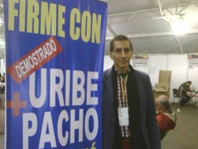 Polémica en La U por foto de Jimmy Chamorro en convención Uribista