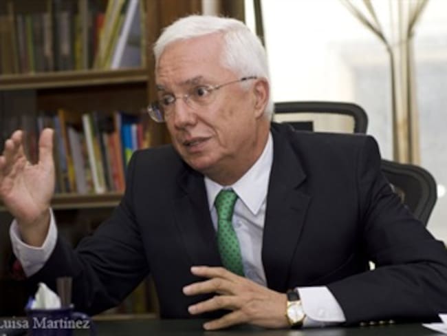 Senador Robledo pide a Embajador en EEUU mayor claridad sobre caso Riopaila