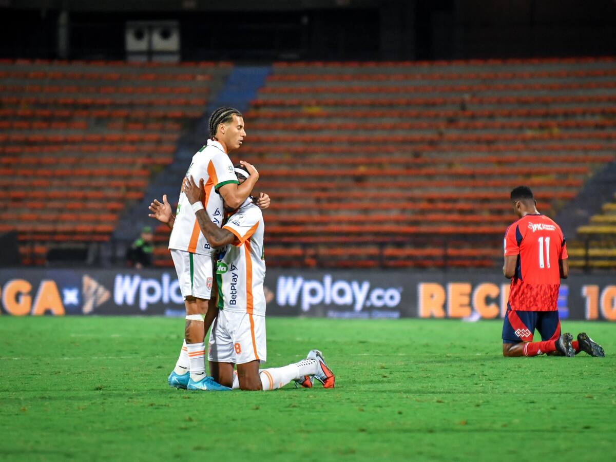 Medellín no levanta cabeza y cae en casa ante Envigado, en un juego lleno de polémicas arbitrales