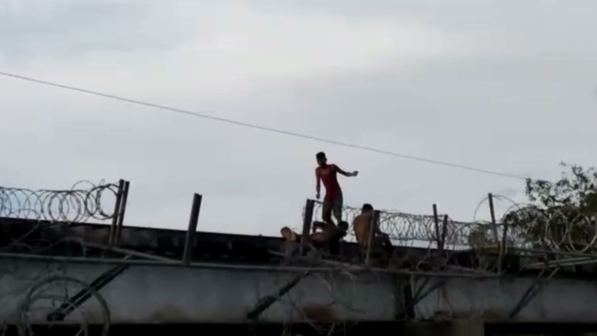 Jóvenes practican el 'juego de la muerte' en vías férreas del Magdalena