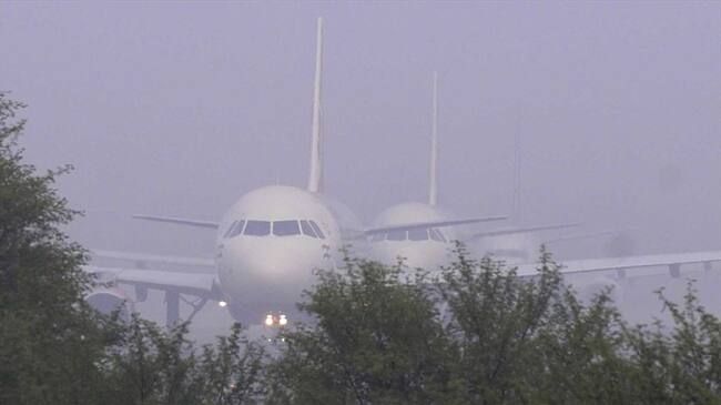 En el Aeropuerto El Dorado hay baja visibilidad y fuertes vientos que impiden el normal desarrollo de las operaciones aéreas. Foto: Getty Images