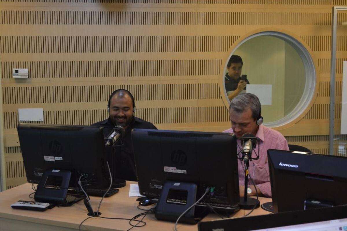El ídolo de la radio se despide de La Luciérnaga pero continúa con sus comentarios deportivos en El Pulso del Fútbol. #GraciasPelaez