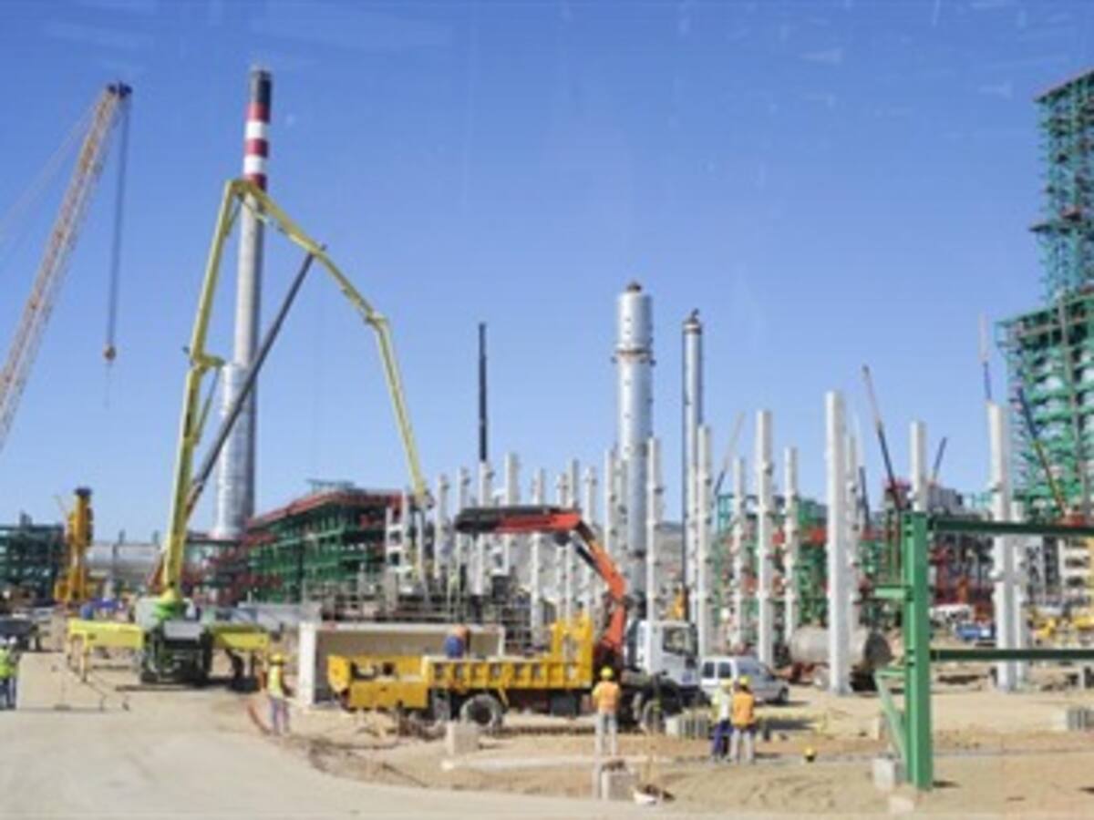 Parálisis en obras de ampliación de la Refinería de Cartagena