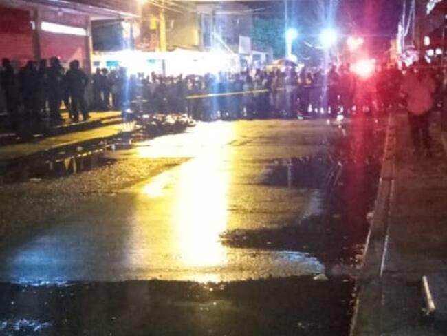 El parrillero de una motocicleta le disparó en repetidas ocasiones cuando se encontraba en la vía principal del barrio El Pozón