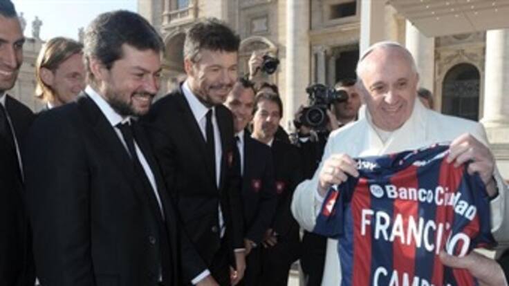 Francisco recibe en el Vaticano a directivos y jugadores de San Lorenzo