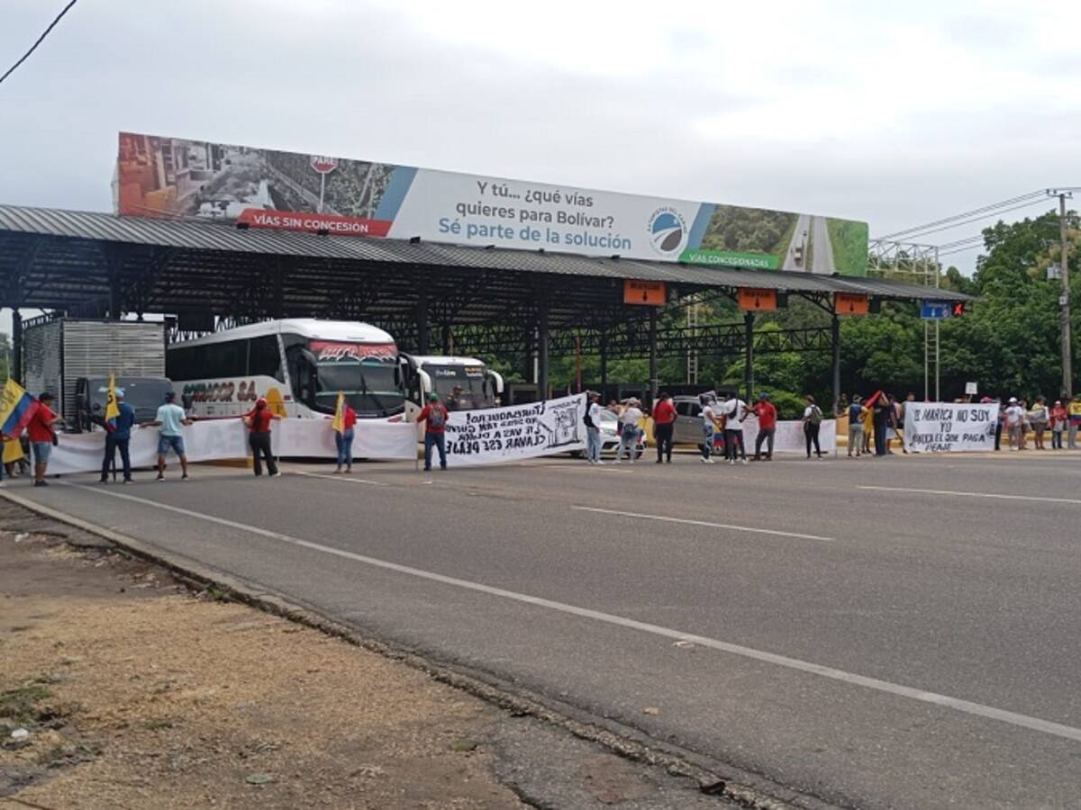 Protestas por vencimiento de prórroga que exime del cobro en el peaje de Turbaco, Bolívar