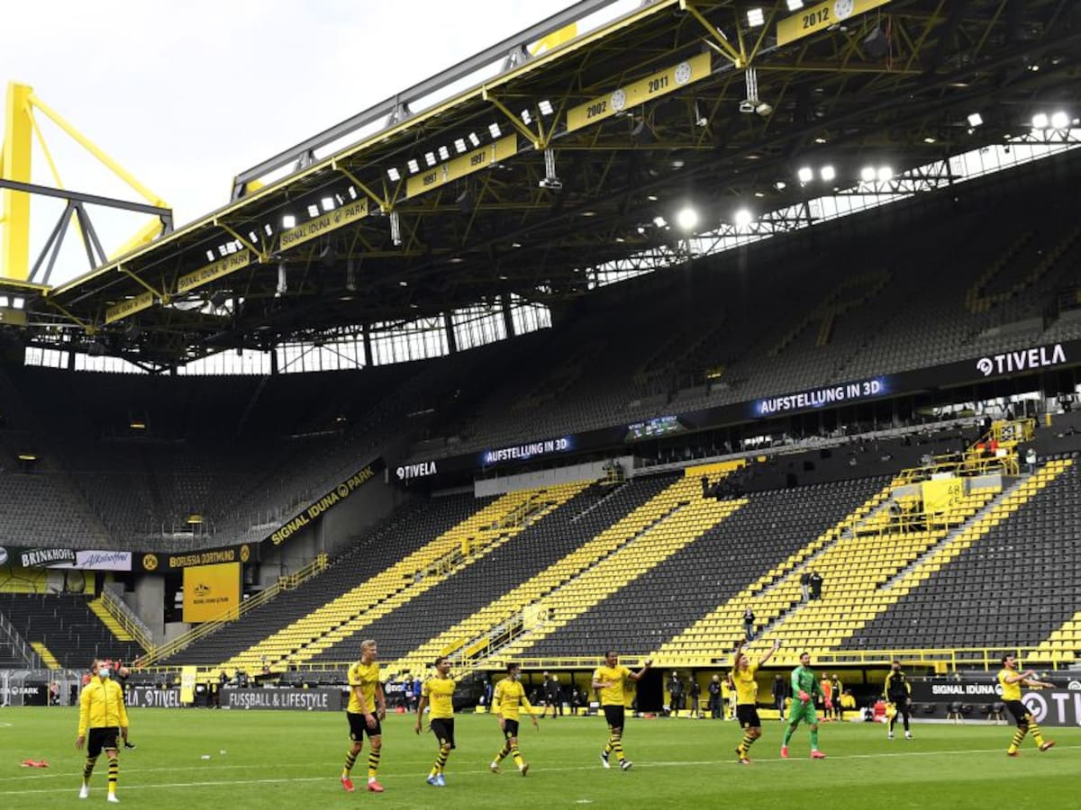 Por los hinchas: Borussia Dortmund ofreció el triunfo a una tribuna vacía