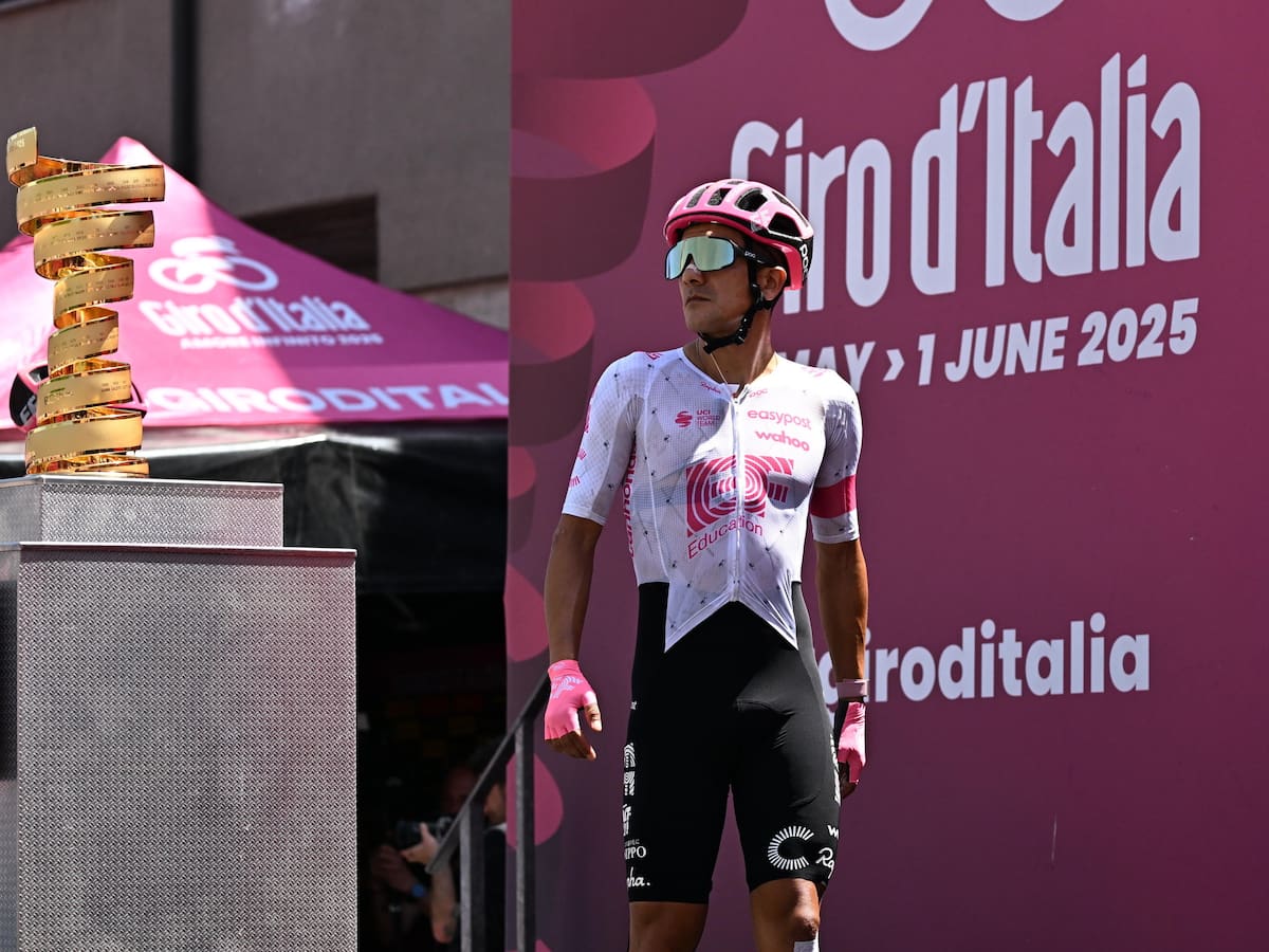 Carapaz, molesto tras perder el Giro de Italia: “Del Toro no ha sabido correr”