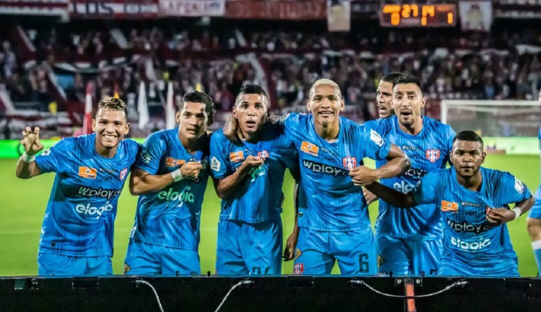 Los jugadores del Unión Magdalena festejan el gol de Fabian Cantillo.