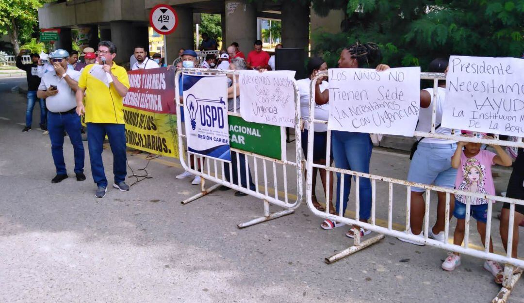 A pesar de la protesta en las afueras del Congreso de Andesco en Cartagena, terminó recibiendo la carta de peticiones la jefa de gabinete