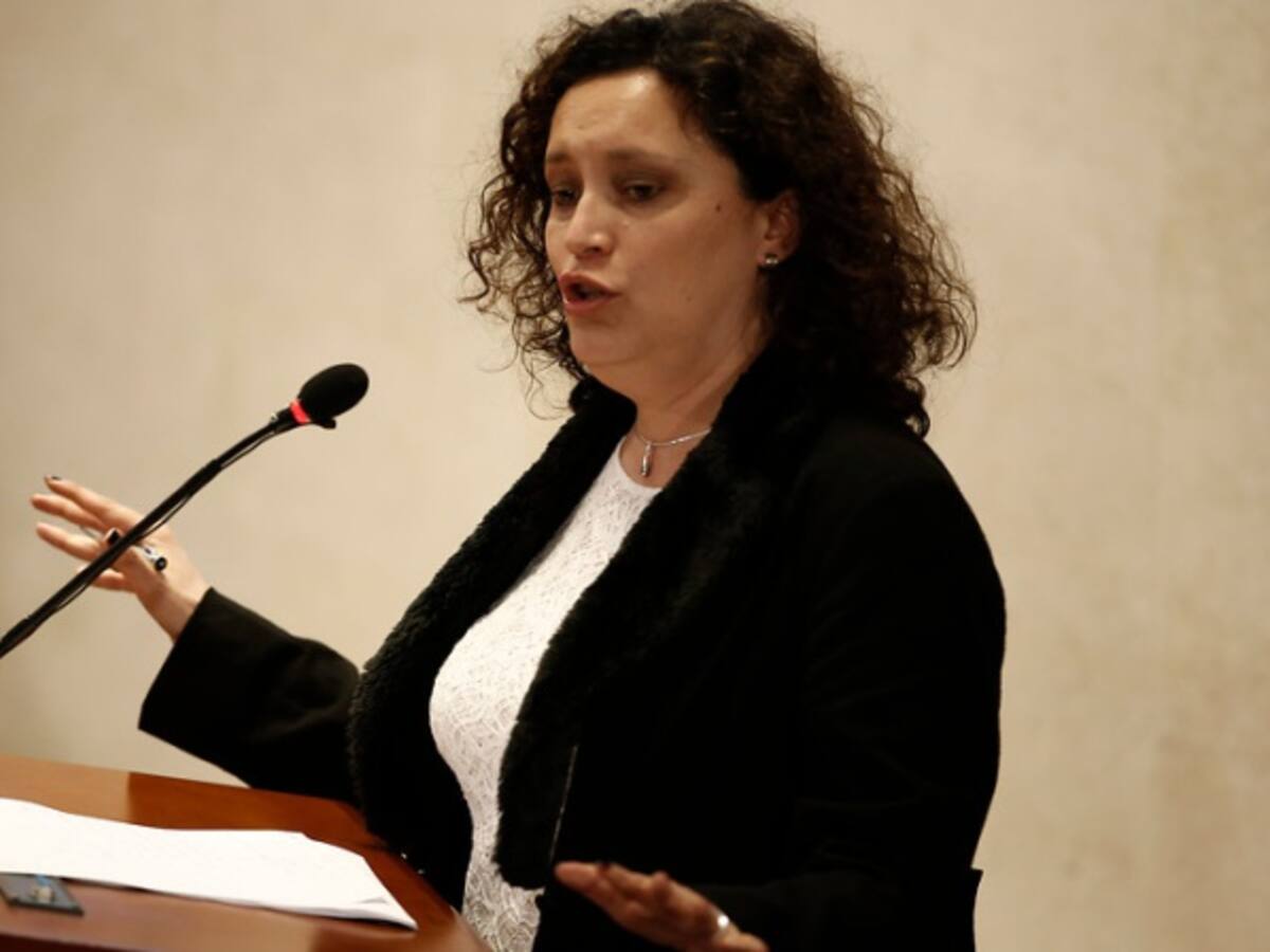 Colombia se rige por la constitución y no por la biblia: Angélica Lozano