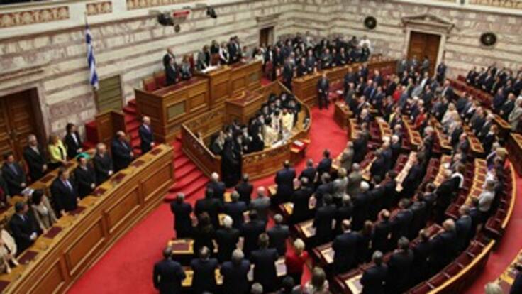 El parlamento de Grecia aprueba en plan de austeridad