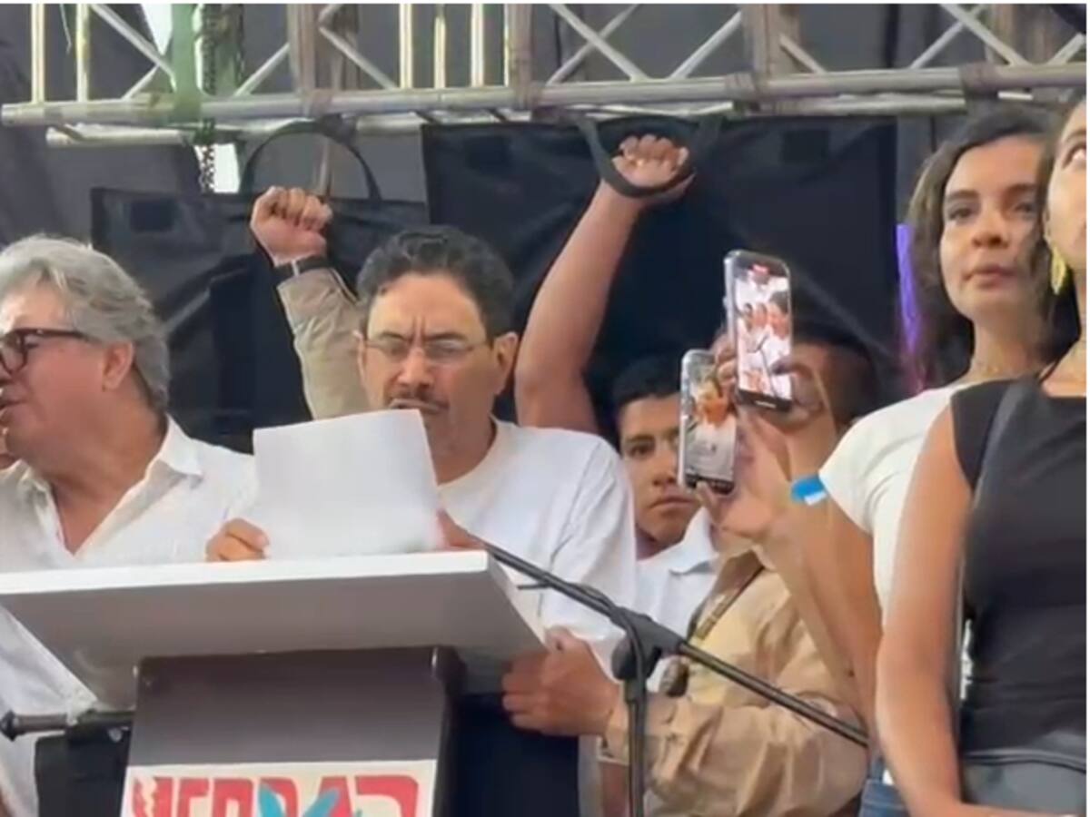 “No habrá dialogo con quien asesine, amenace o persiga líderes sociales en Colombia”: Iván Cepeda