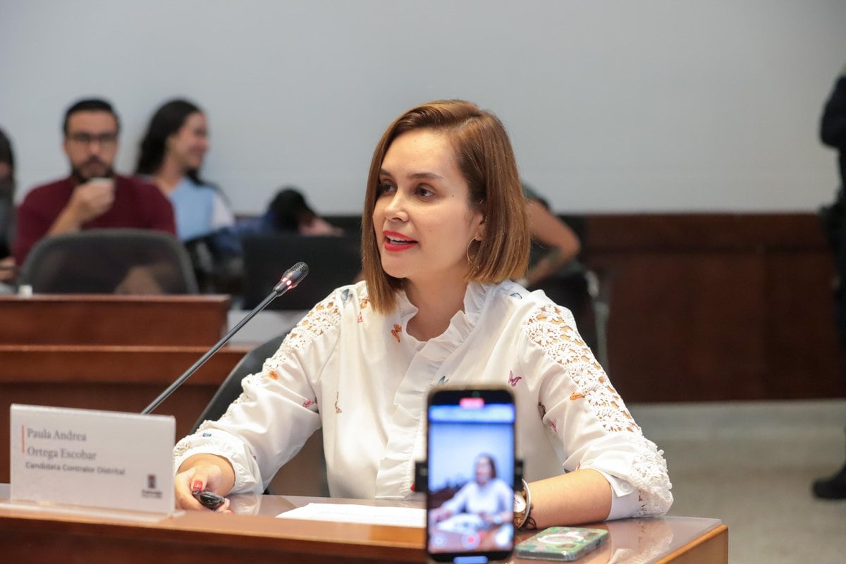 Paula Andrea Escobar Contralora de Medellín.