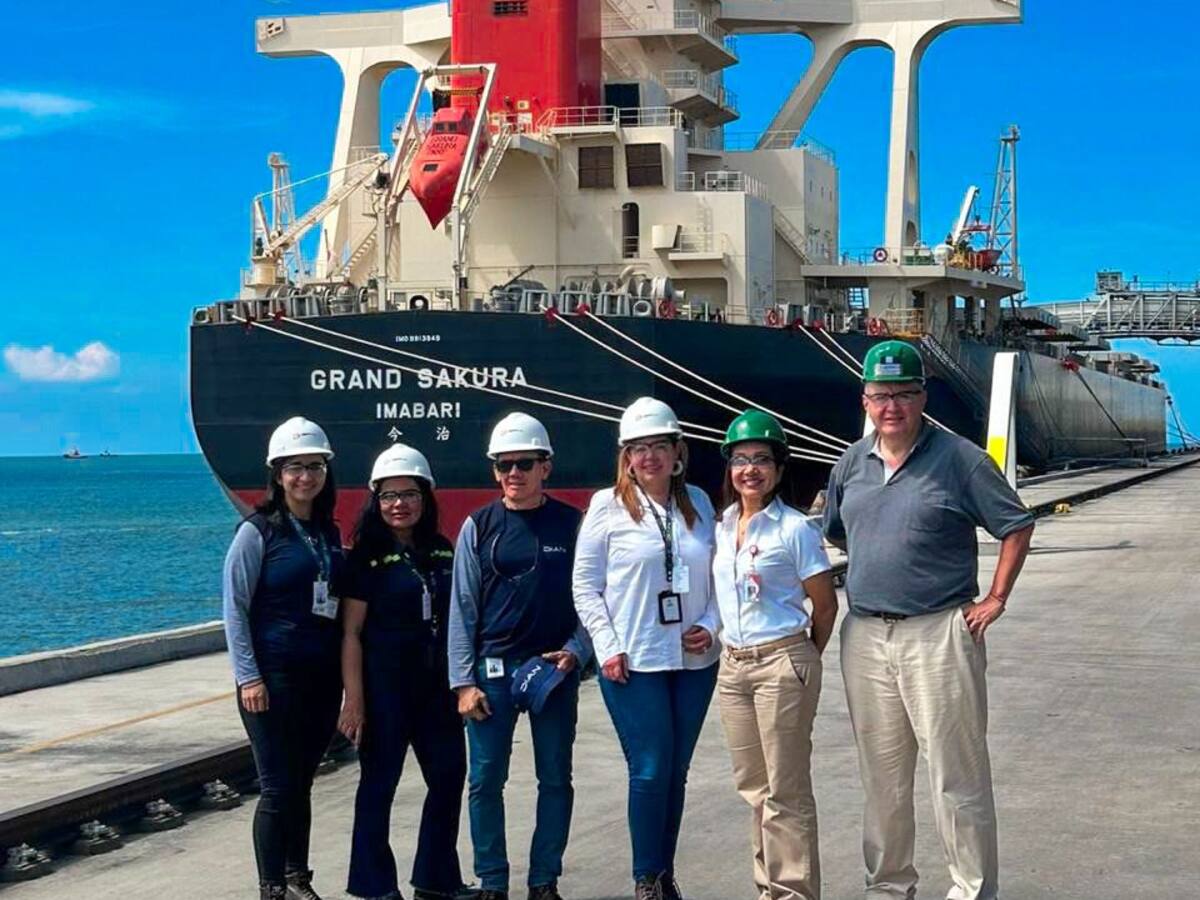 DIAN Santa Marta y Drummond comparten conocimientos sobre exportaciones