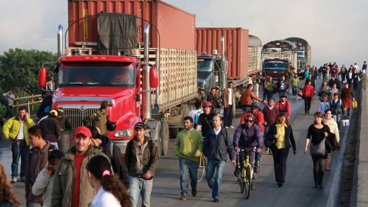 Tensa calma por paro camionero en Boyacá
