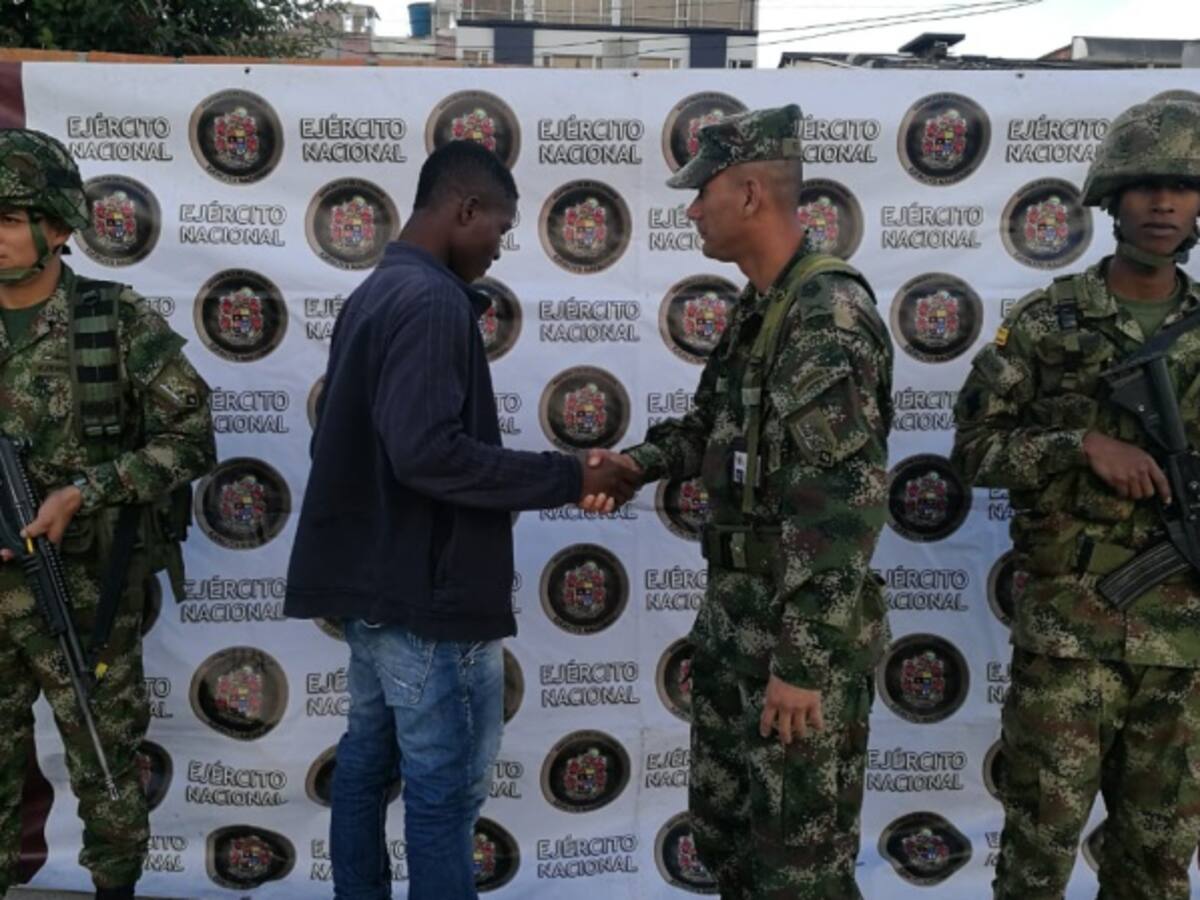 Se entregan dos integrantes del Eln en Nariño