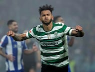 Luis Javier Suárez celebra uno de sus 27 goles en la temporada con el Sporting. (Photo by Joao Bravo/Sports Press Photo/Getty Images)