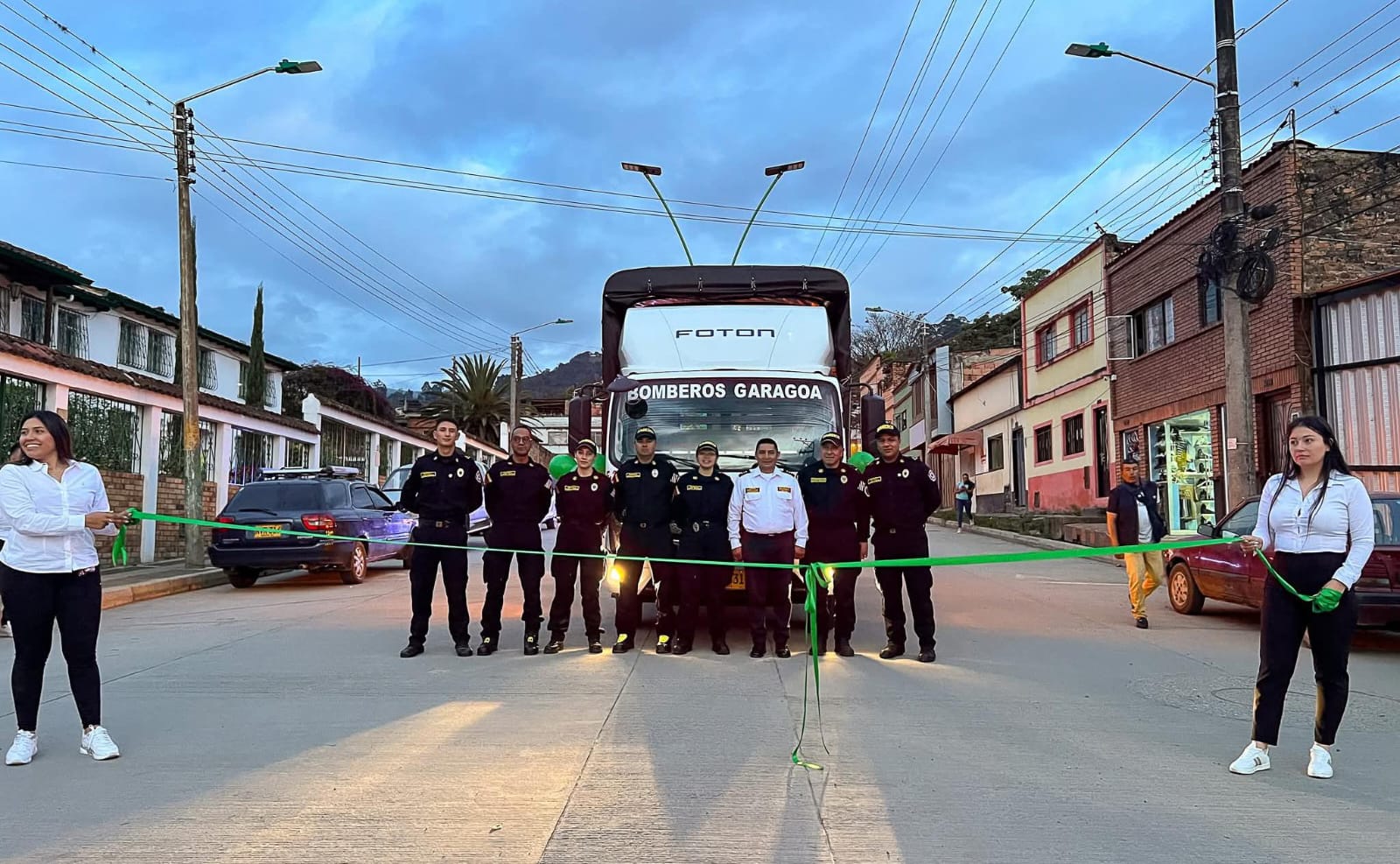 El gobernador Carlos Amaya también le entregó al municipio de Garagoa, Boyacá, un vehículo para el Cuerpo de Bomberos / Foto: Alcaldía de Garagoa.