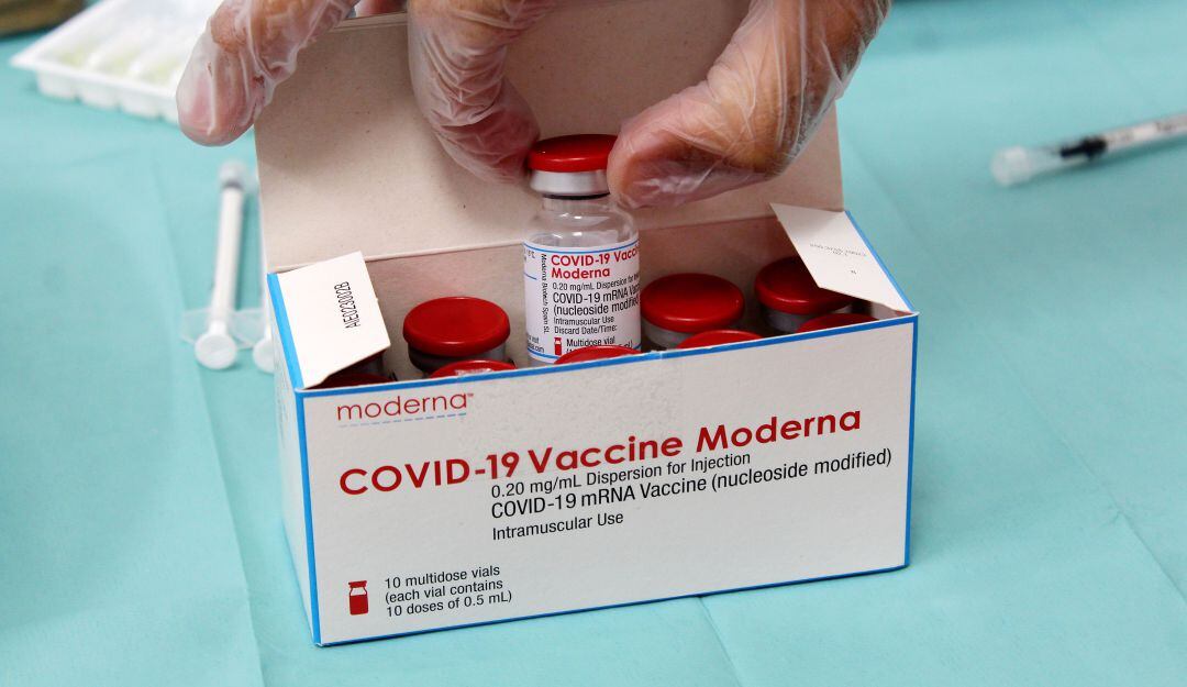 Se espera que pronto las autoridades sanitarias tomen una decisión sobre esta recomendación que daría luz verde a la tercera dosis de Moderna.