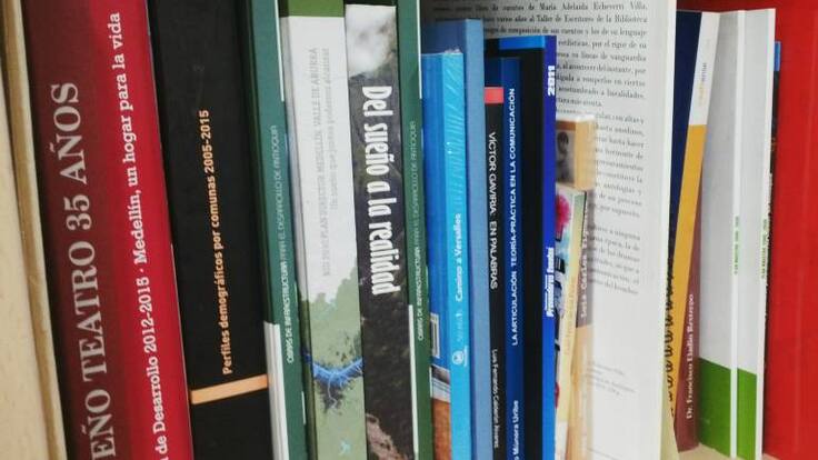 Menos face más book