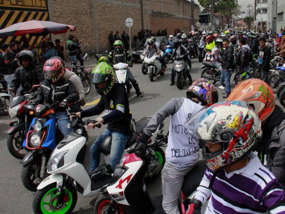 Prohíben parrillero en moto en Soacha durante dos meses