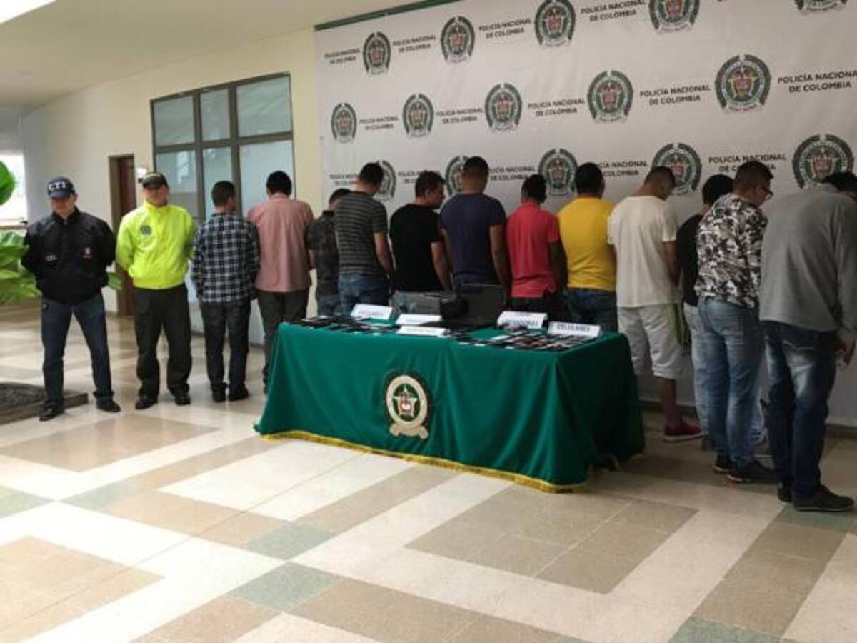 12 capturados y 77 celulares incautados ofensiva venta de celulares robados