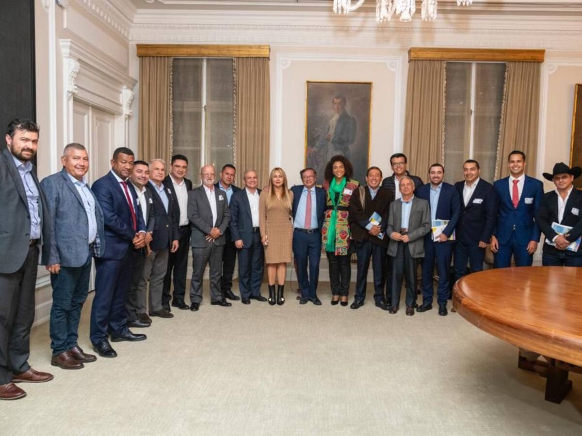 Yamil Arana participó en cumbre de gobernadores convocada por presidente Petro
