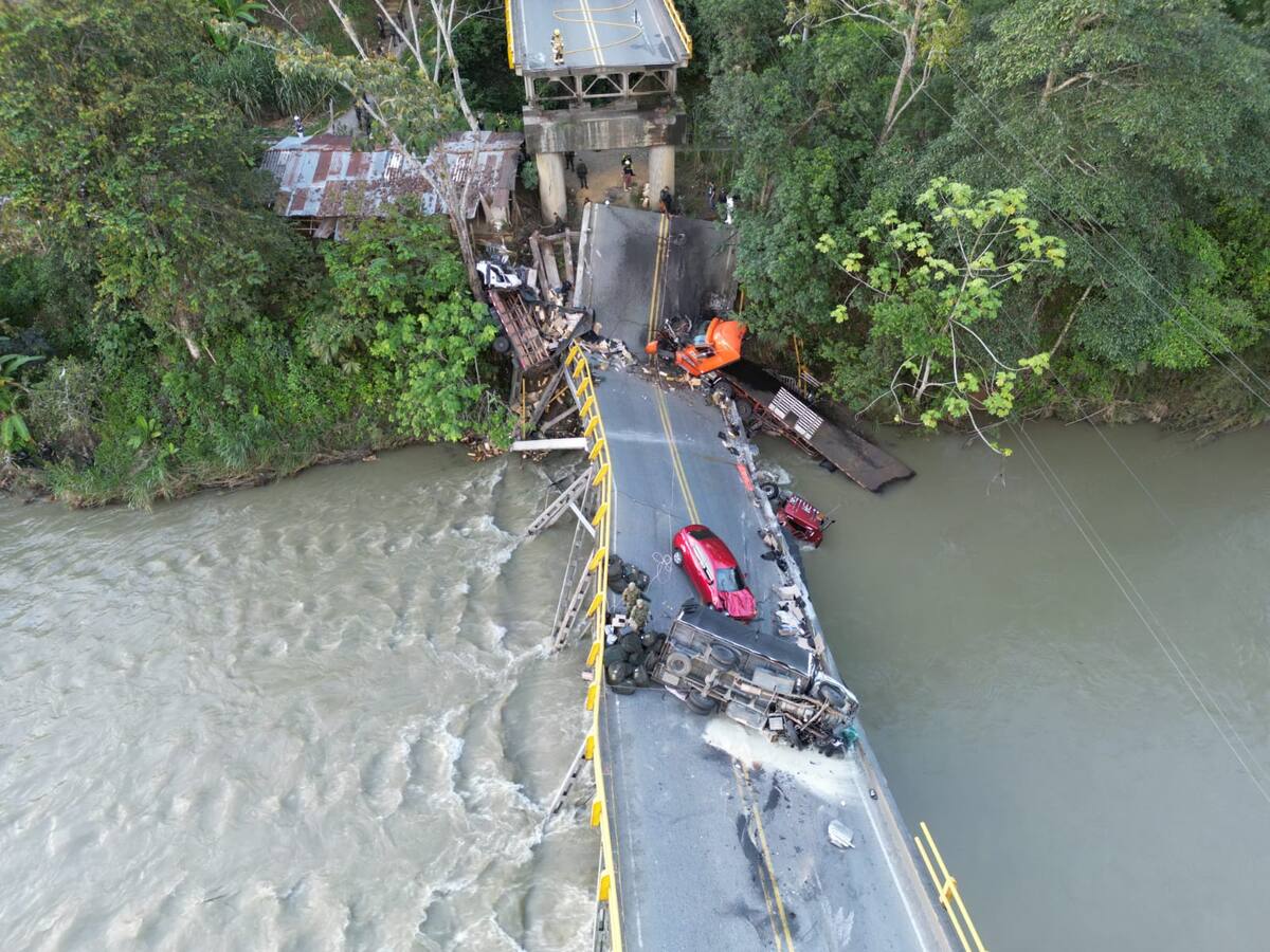 ¿Cuáles son las vías alternas por el colapso del puente sobre el río la vieja?