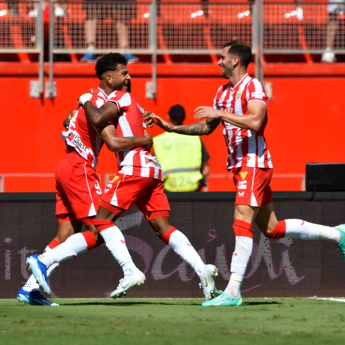 Video: Luis Javier Suárez anota un triplete en cinco minutos con Almería