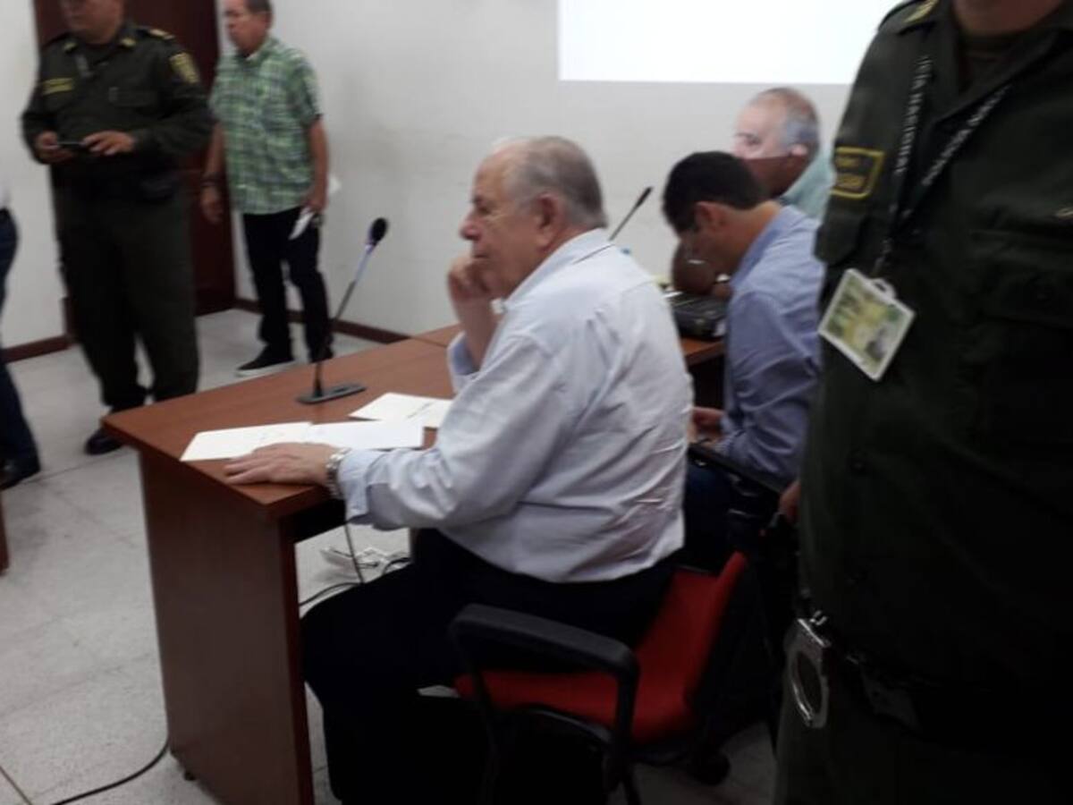 A puerta cerrada avanza audiencia contra Julio Gerlein