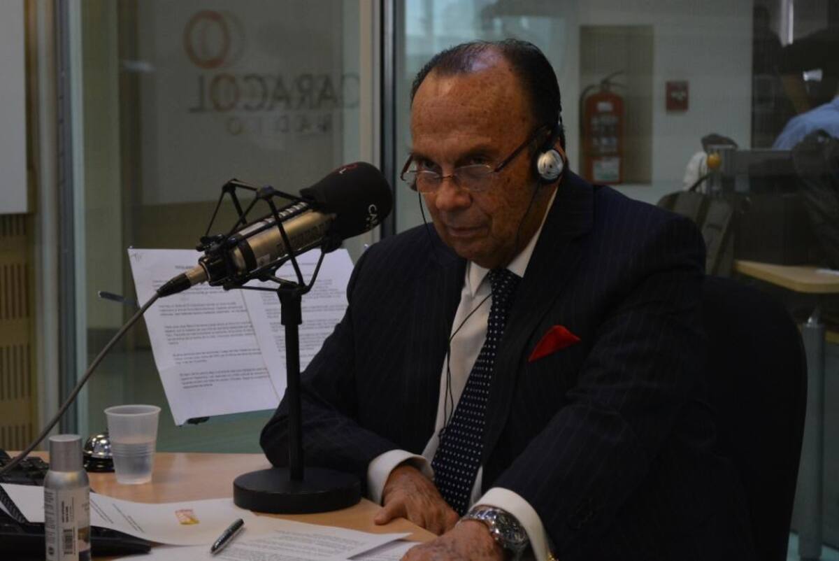El ídolo de la radio se despide de La Luciérnaga pero continúa con sus comentarios deportivos en El Pulso del Fútbol. #GraciasPelaez