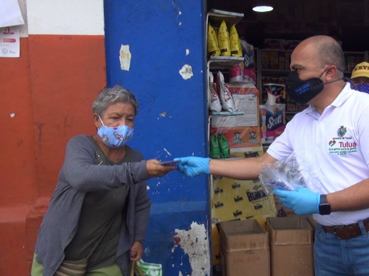 En Tuluá comparendos a las personas que circulen sin tapabocas