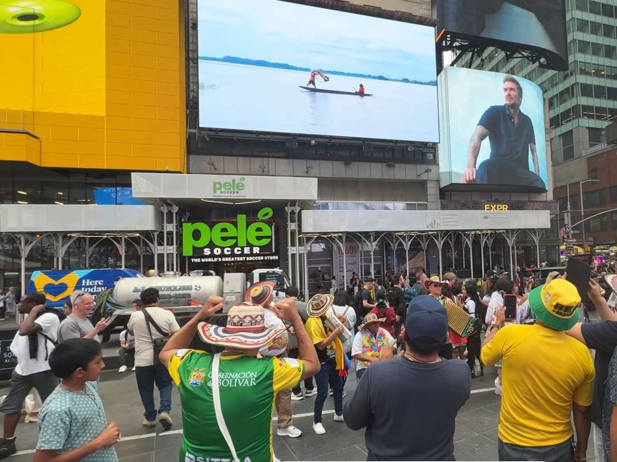 Belleza bolivarense en las pantallas de Times Square en Nueva York