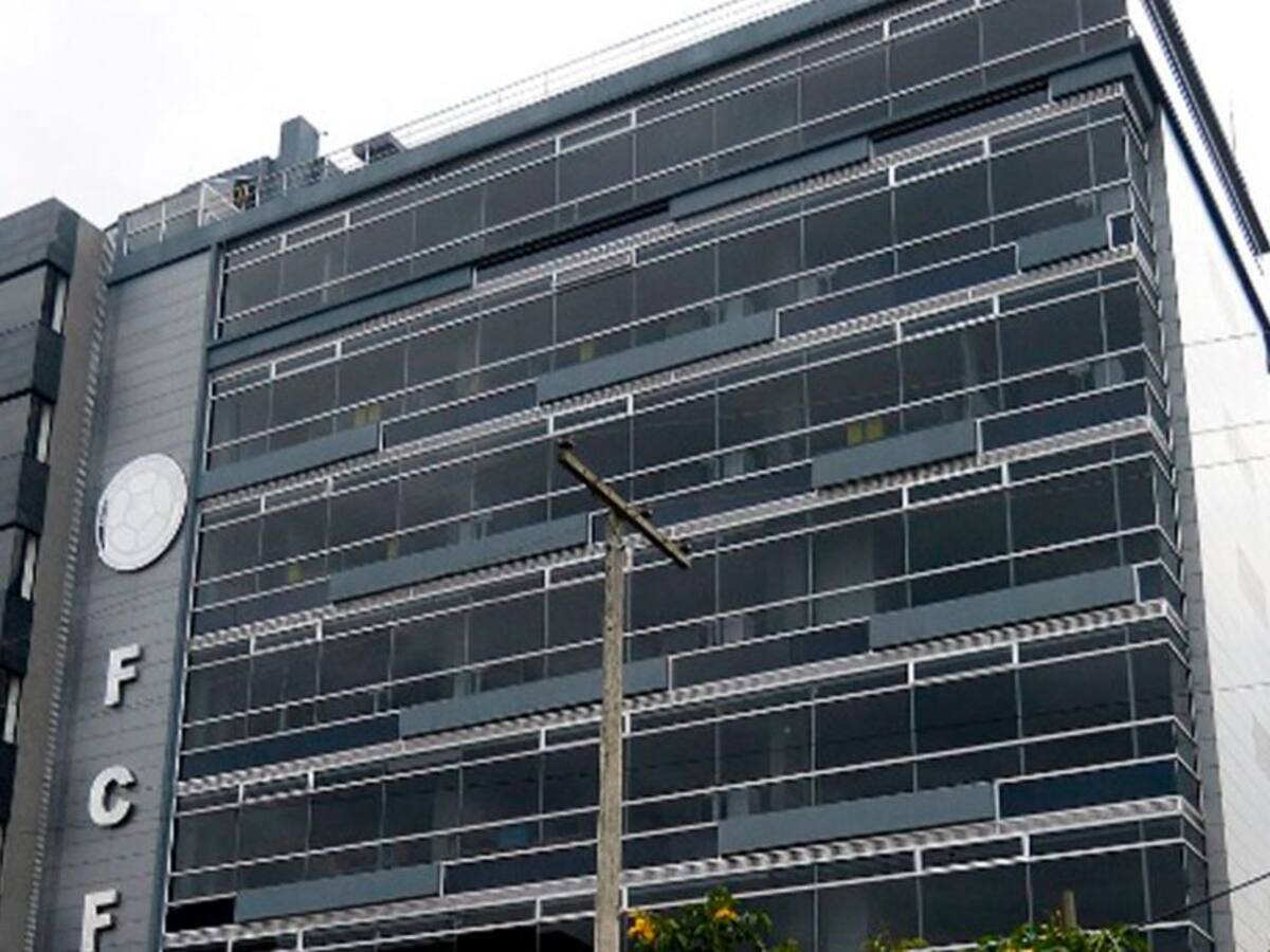 ¡A vacunarse futbolistas del FPC! Autorizaron donación de la Conmebol